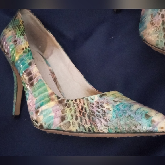 Vincent Camuto faux snakeskin leather multicolored pumps 7.5 or 37.5 - Picture 2 of 9